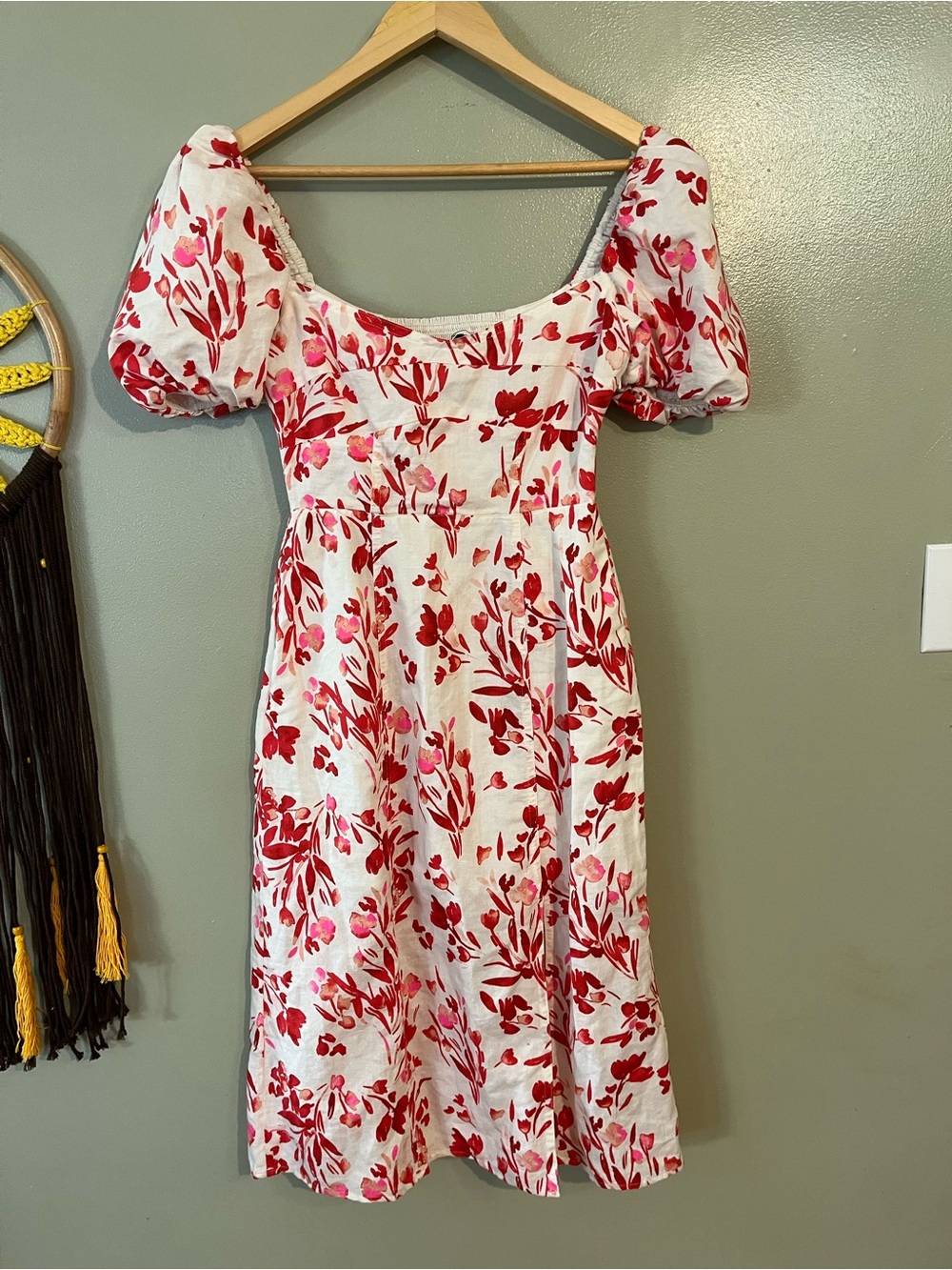 Floral Banana Republic  Puff Sleeve Midi Dress in White and Red  Summer 0 New